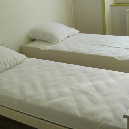 La Mouette 펜션 아로만체스레방